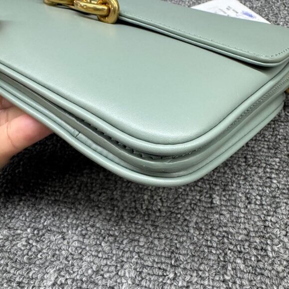 Saint Laurent Leather Shoulder Bag 750-061125 - Picture 5 of 16